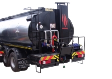 Heating System Isolated Asfalt Bitumen Tank Trailer (Burner Heating System