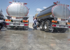 Camion-citerne de chrome d'acier sur le camion-114