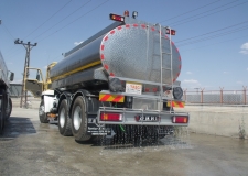 Camion-citerne de chrome d'acier sur le camion-122