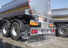 Camion-citerne de chrome d'acier sur le camion-129