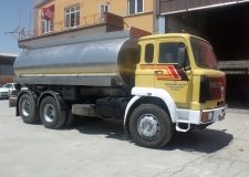 Camion-citerne de chrome d'acier sur le camion-64