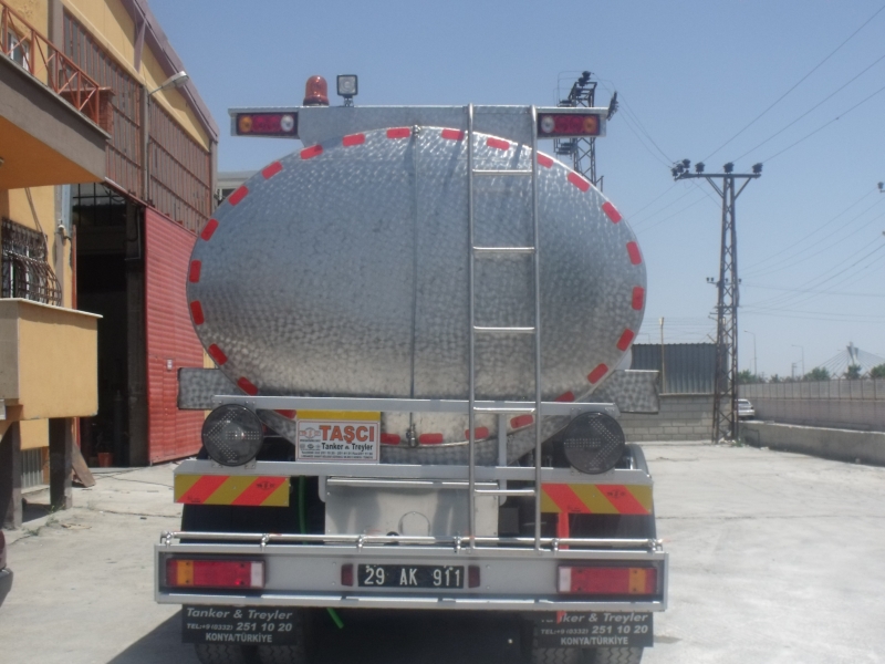Camion-citerne de chrome d'acier sur le camion-71